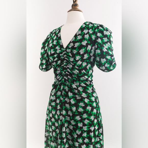 DVF In Charge Reversible Floral Dress - Picture 5 of 12